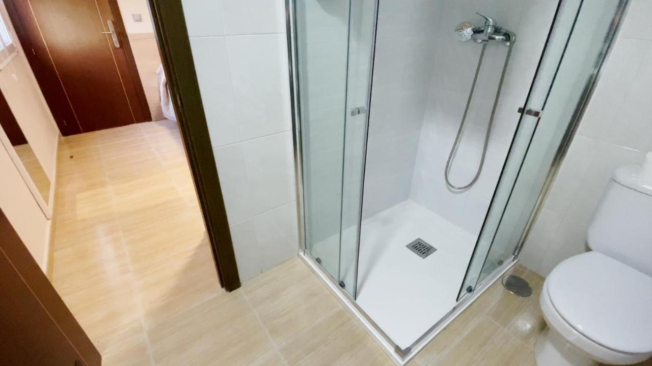 Hostal Restaurante Cuatro Caminos Cubillos del Sil المظهر الخارجي الصورة